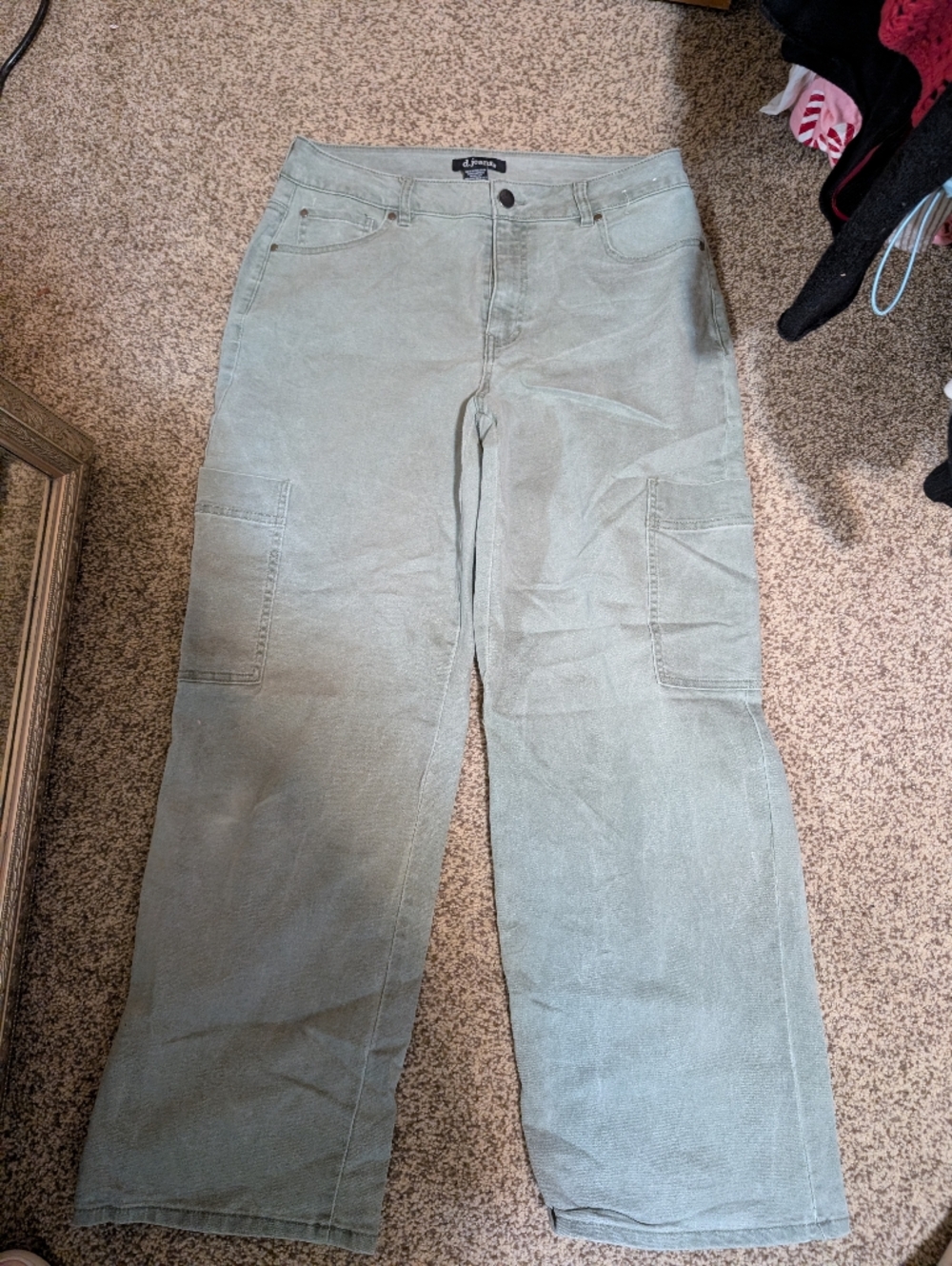 d. jeans Women's Cargo Pants in Sage Green